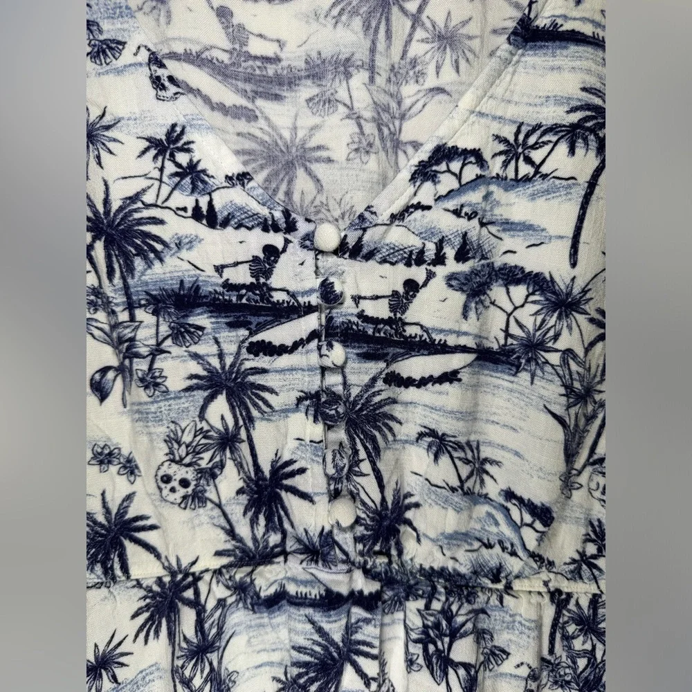 Torrid Blue & White Tropical Skull Print Babydoll Tunic Top Cute Goth Size 1/1X - Picture 3 of 10
